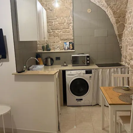 Vico Dell' Aquila, 3 Appartamento *